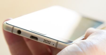 Tani, nie znaczy gorszy. Smartfony Samsunga nawet za 699 złotych