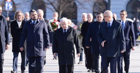 10. rocznica katastrofy smoleńskiej. Rzecznik rządu tłumaczy postawę polityków