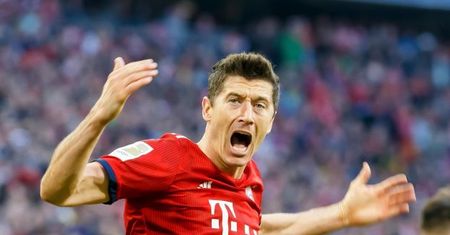 Robert Lewandowski wdał się w bójkę z kolegą z drużyny! "Musieli ich rozdzielać"