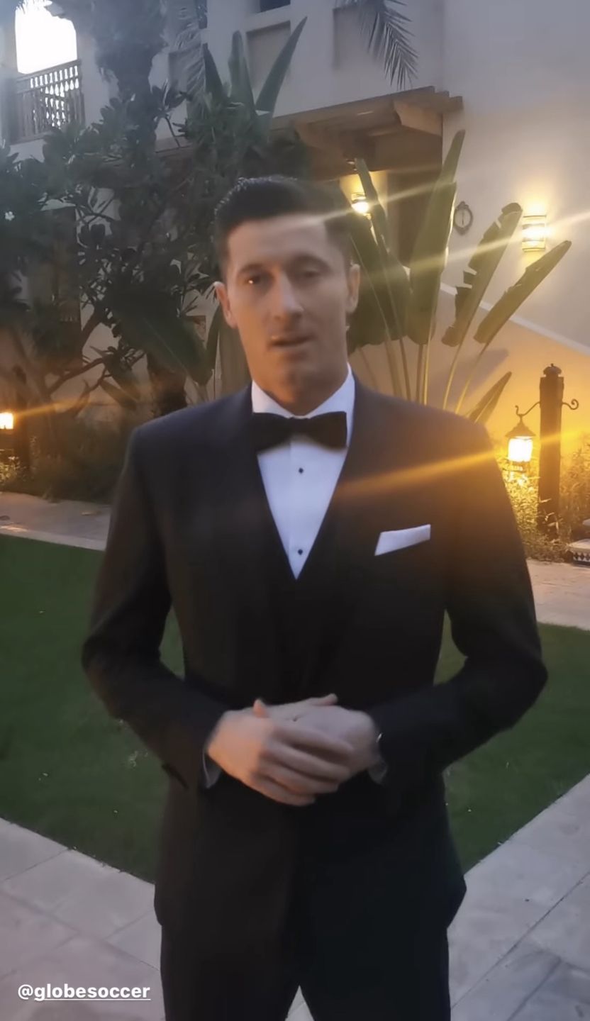 Anna Lewandowska i jej sukienka ZA KROCIE wspierają Roberta Lewandowskiego na gali w Dubaju