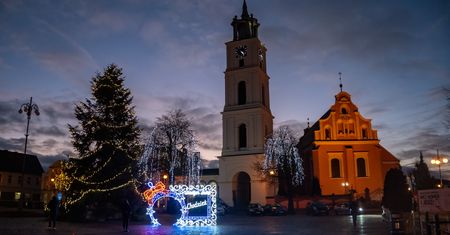 Chodzież: Świąteczne oświetlenie. Gdzie można je zobaczyć i ile kosztują miejskie iluminacje