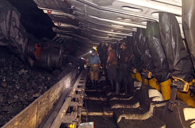 Dramatyczna walka o życie górników w kopalni w Mysłowicach