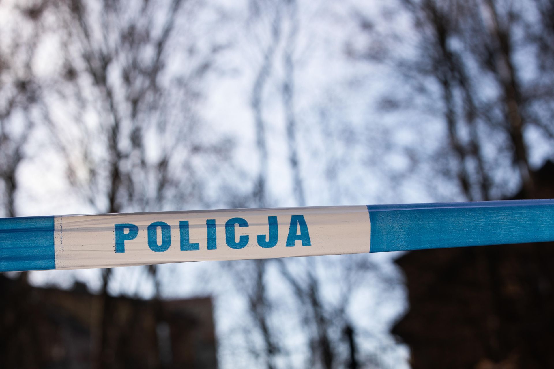 Ciało mężczyzny znalezione przy drodze krajowej