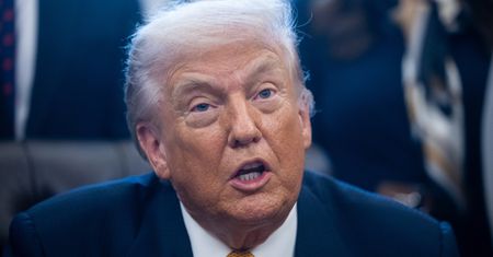 Nowa strategia Trumpa. Wysokie cła na półprzewodniki