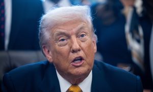 Nowa strategia Trumpa. Wysokie cła na półprzewodniki