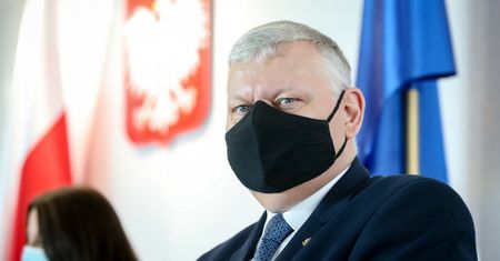 Suski tłumaczy się z ustawy anty-TVN. Podał warunek uzyskania przez stację koncesji