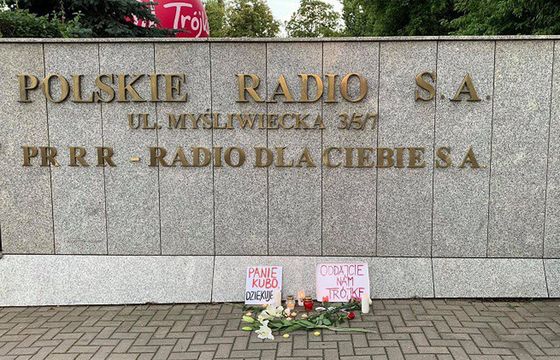 Chaos w ramówce Trójki - dziennikarze idą na urlopy, część rezygnuje z pracy. „Radio Kuby było słabe, z amatorami na antenie”