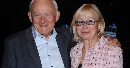 Leszek Miller z żoną Aleksandrą na premierze filmu "Raz jeszcze raz". Humory im dopisywały