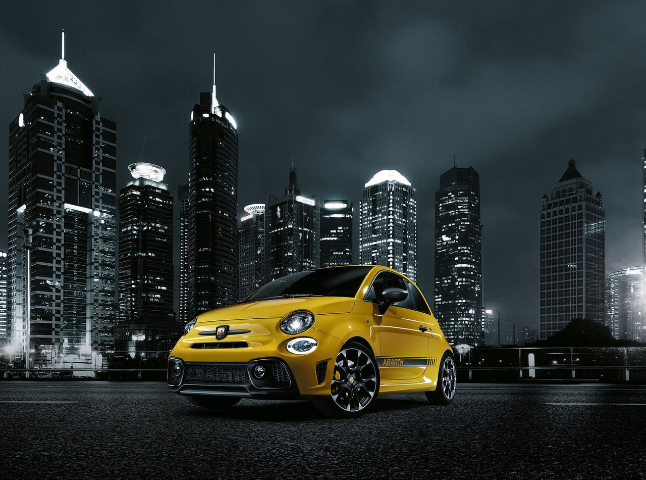 Abarth 595 (2016) - lifting i jeszcze mocniejsza petarda pod maską