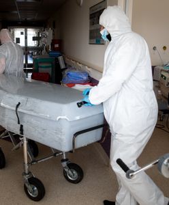 Rodzinne pogrzeby ofiar pandemii. Szef branży pogrzebowej wstrząśnięty liczbą zgonów