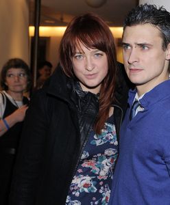 Matylda Damięcka na starym zdjęciu z bratem. "Forma zrobiona, zanim to było modne"