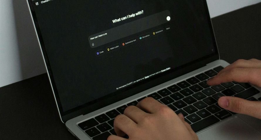 Parlament Europejski stawia granice AI. "Dobry sygnał dla twórców i wydawców"