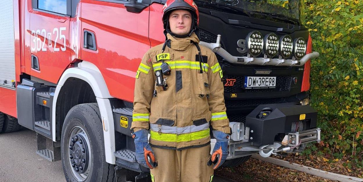 Legnica: Strażak na wolnym pomógł poszkodowanym w wypadku
