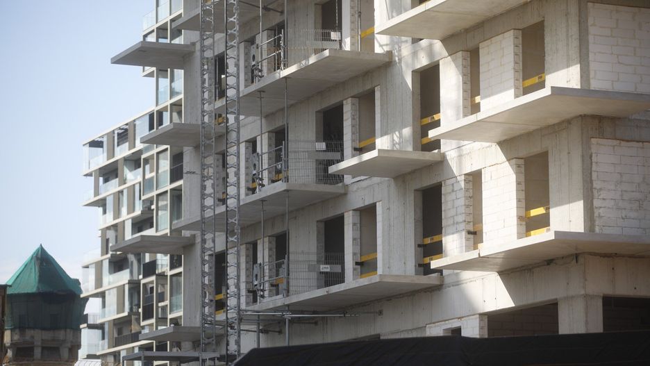 W stolicy metropolii powstają nowe apartamentowce. 
Rodzinny zespół mieszkaniowy wznoszony jest w rejonie ulic Góreckiego i Dobrowolskiego. To już trzeci etap inwestycji.
Jego lokalizacja w śródmieściu, w bezpośrednim sąsiedztwie właśnie Strefy Kultury, Spodka, Międzynarodowego Centrum Kongresowego, Narodowej Orkiestry Symfonicznej Polskiego Radia (NOSPR) i Muzeum Śląskiego jest bardzo atrakcyjna.