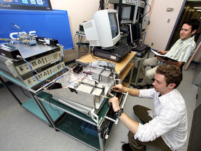 Laboratorium DAB w ośrodku CRC (Communications Research Centre) w Kanadzie