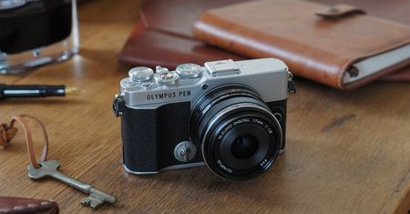 Bezlusterkowiec Olympus PEN E-P7 czyli ostatnie tchnienie poprzedniego właściciela tej marki