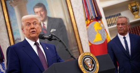 Zdumiewające słowa Trumpa. "Rozmawiałem z gubernatorem Trudeau"
