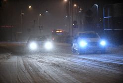 Pogoda w Warszawie. Śnieżyca i silny wiatr. Do stolicy dotarł front z zachodu