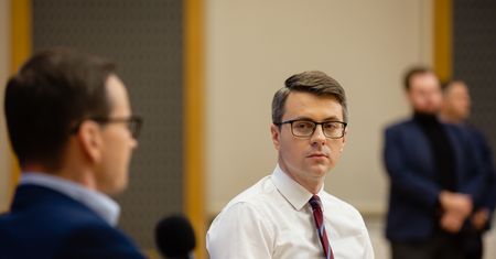 Wielka gra o KNF. "Premier jeszcze nie zdecydował, czy powoła nowego przewodniczącego"