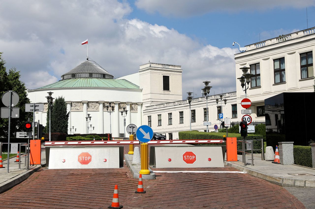 Alarm o ładunku w Sejmie. "Sytuacja pod kontrolą"