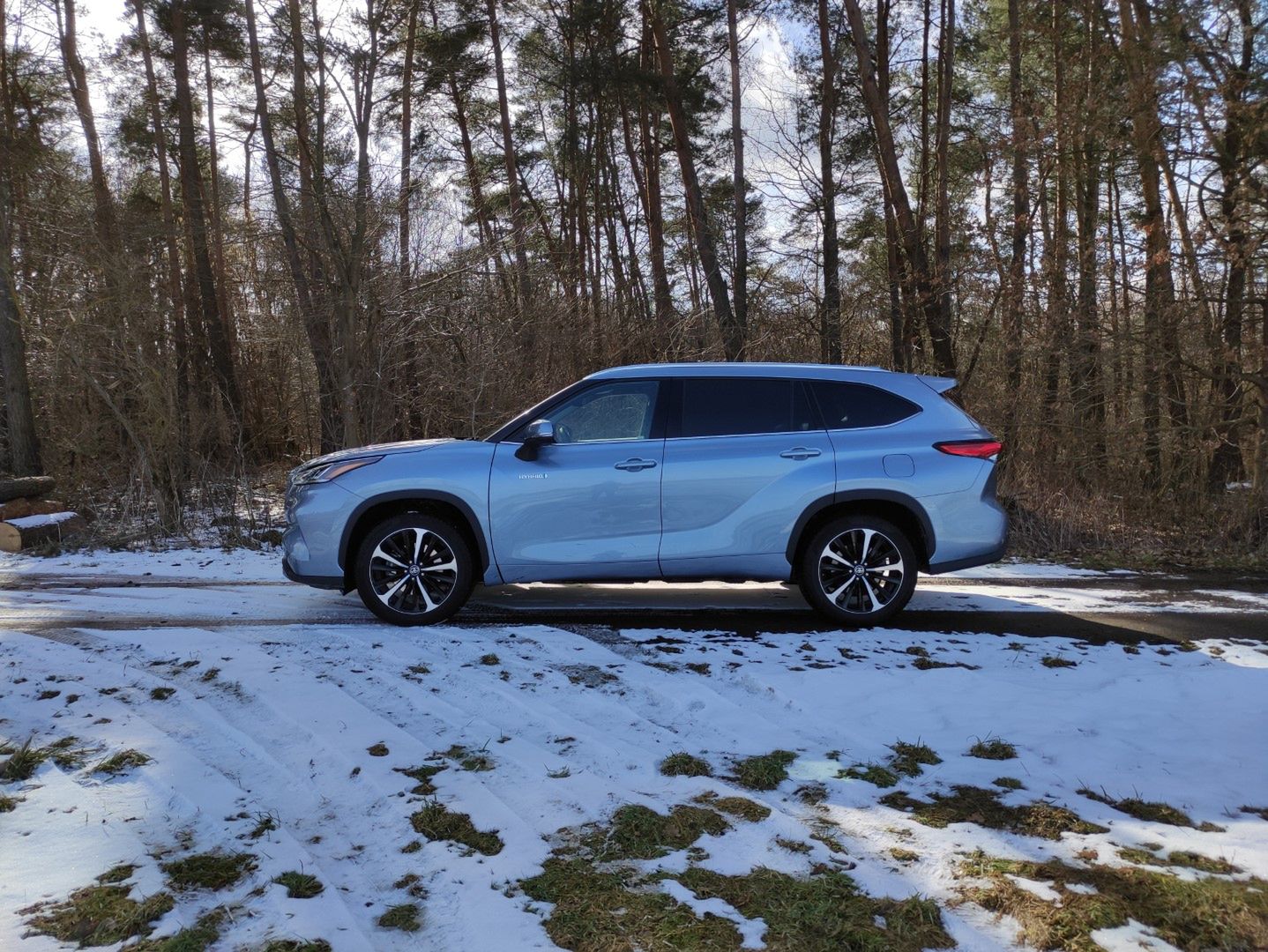 Auto jest wielkie, ale z uwagi na specyficzną stylistykę wydaje się jeszcze bardziej okazałe.