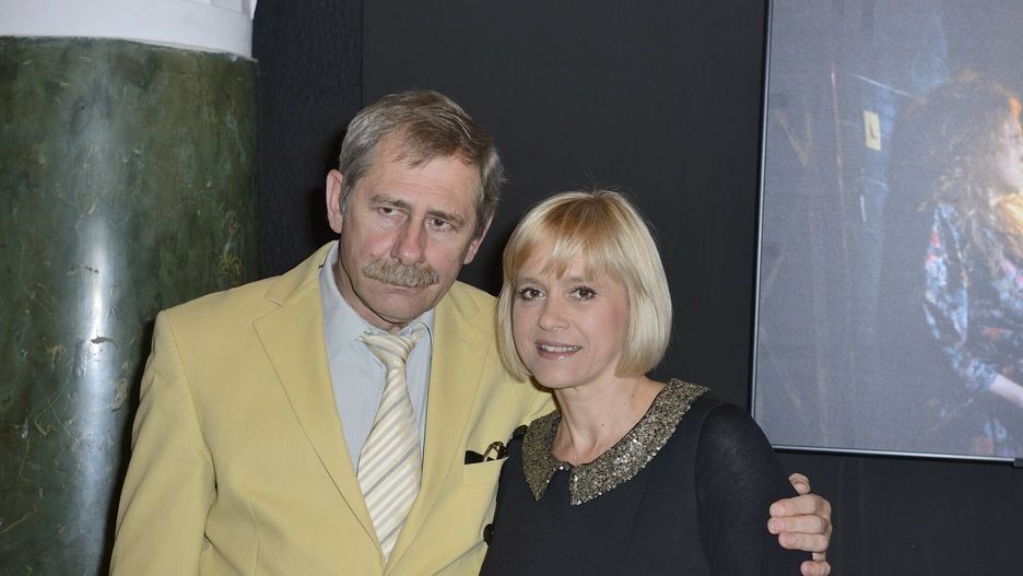 Premiera spektaklu pt. Poca?unek
PHOTO: VIPHOTO/EAST NEWS WARSZAWA 12.05.2013 PREMIERA SPEKTAKLU PT. POCALUNEK W TEATRZE ATENEUM N/Z: ANDRZEJ STRZELECKI ZONA JOANNA PALUCKA
VIPHOTO
