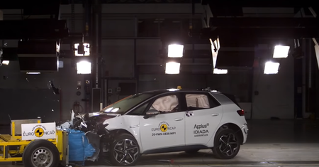 Volkswagen ID.3 rozbity przez Euro NCAP. Wyniki nie zaskakują