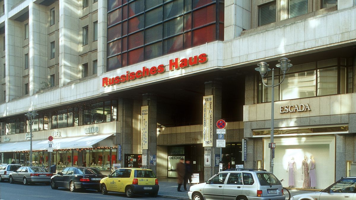 Russisches Haus stoi w samym centrum Berlina. Zdjęcie archiwalne