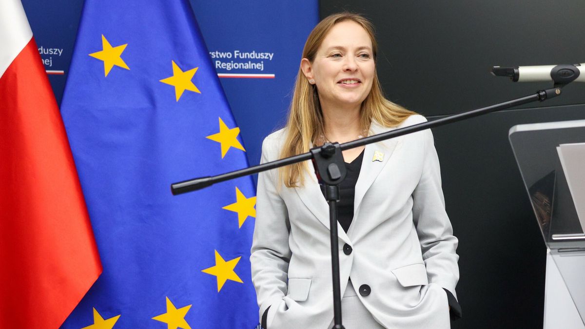 Polska chce dostać 30 mld zł z Brukseli. Minister funduszy podpisała wnioski