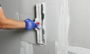 Jak idealnie wygładzić ściany? Eksperci zdradzają triki fachowców