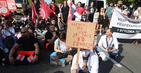 Zarobki polskich medyków w ogonie. "Pokutuje mit elity zarobkowej, ale wielu zarabia marnie"
