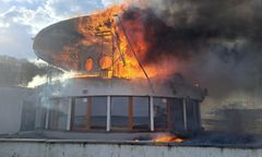 Pożar restauracji w Pucku. Na miejscu 13 zastępów straży