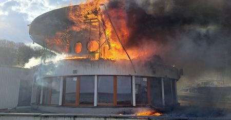 Pożar restauracji w Pucku. Na miejscu 13 zastępów straży