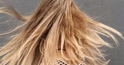 Beżowy blond na włosach. Do jakiej urody pasuje?
