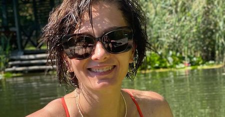 Wskoczyła w bikini. 47-letnia aktorka pokazała zdjęcia z wakacji