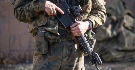 Były oficer WOT usłyszał zarzut oszustwa. Grozi mu osiem lat więzienia