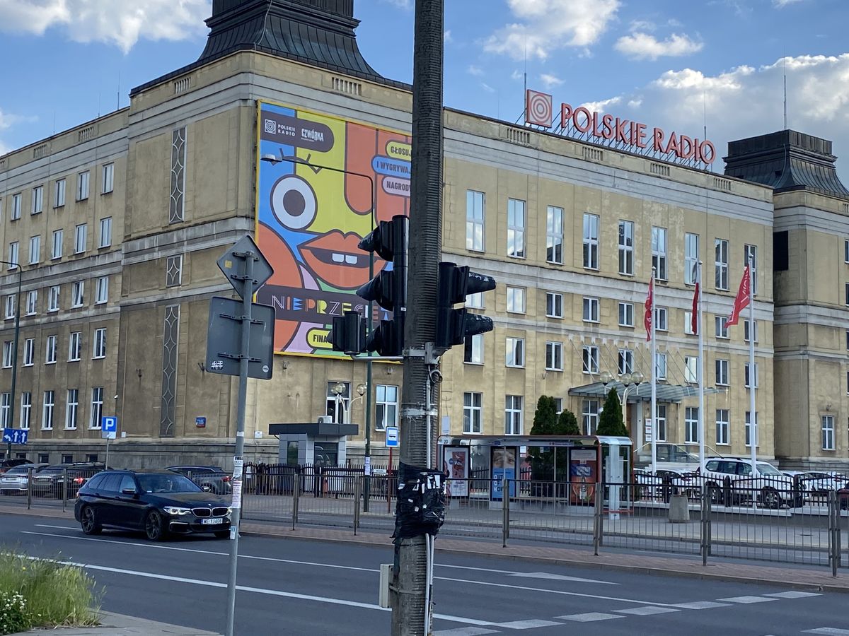 Warszawa. Puste ulice, bezruch wokół lotniska Chopina i centrów handlowych. Pandemia zatrzymała miasto