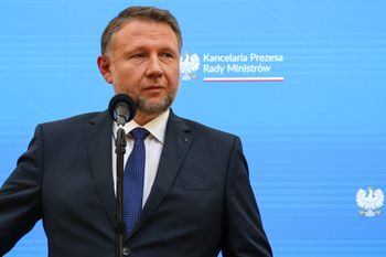 "Trasy są na bieżąco sprawdzane". Kierwiński o bezpieczeństwie na kolei