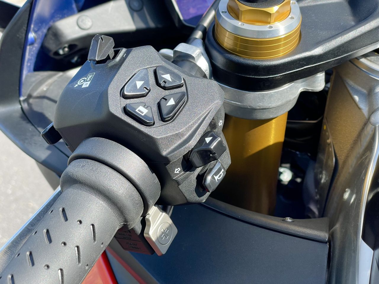 Aprilia RSV4 Factory