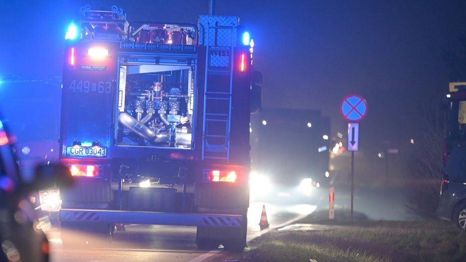 Pożar samochodu na DK91 w Będzinie. Policja apeluje do kierowców