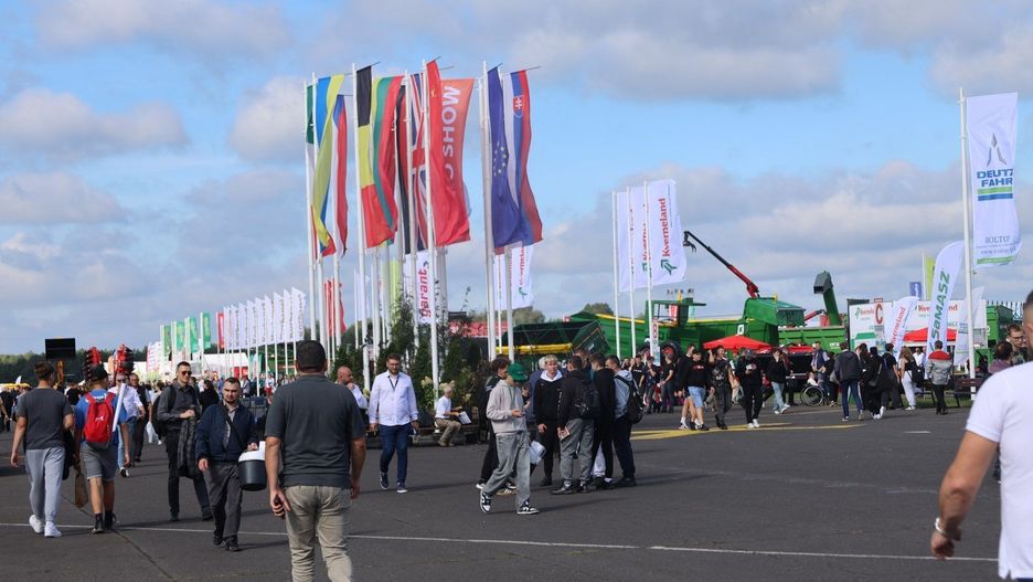 Trwa AGRO SHOW 2025 w podpoznańskich Bednarach! Rolnicy zjechali do Wielkopolski