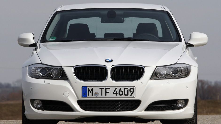 BMW widzi przyszłość także w starszych autach