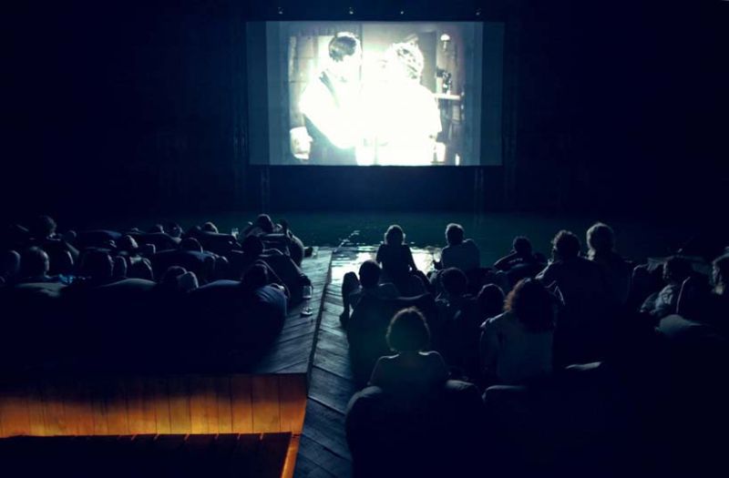 Kino pod chmurką w tajlandzkich tropikach 13