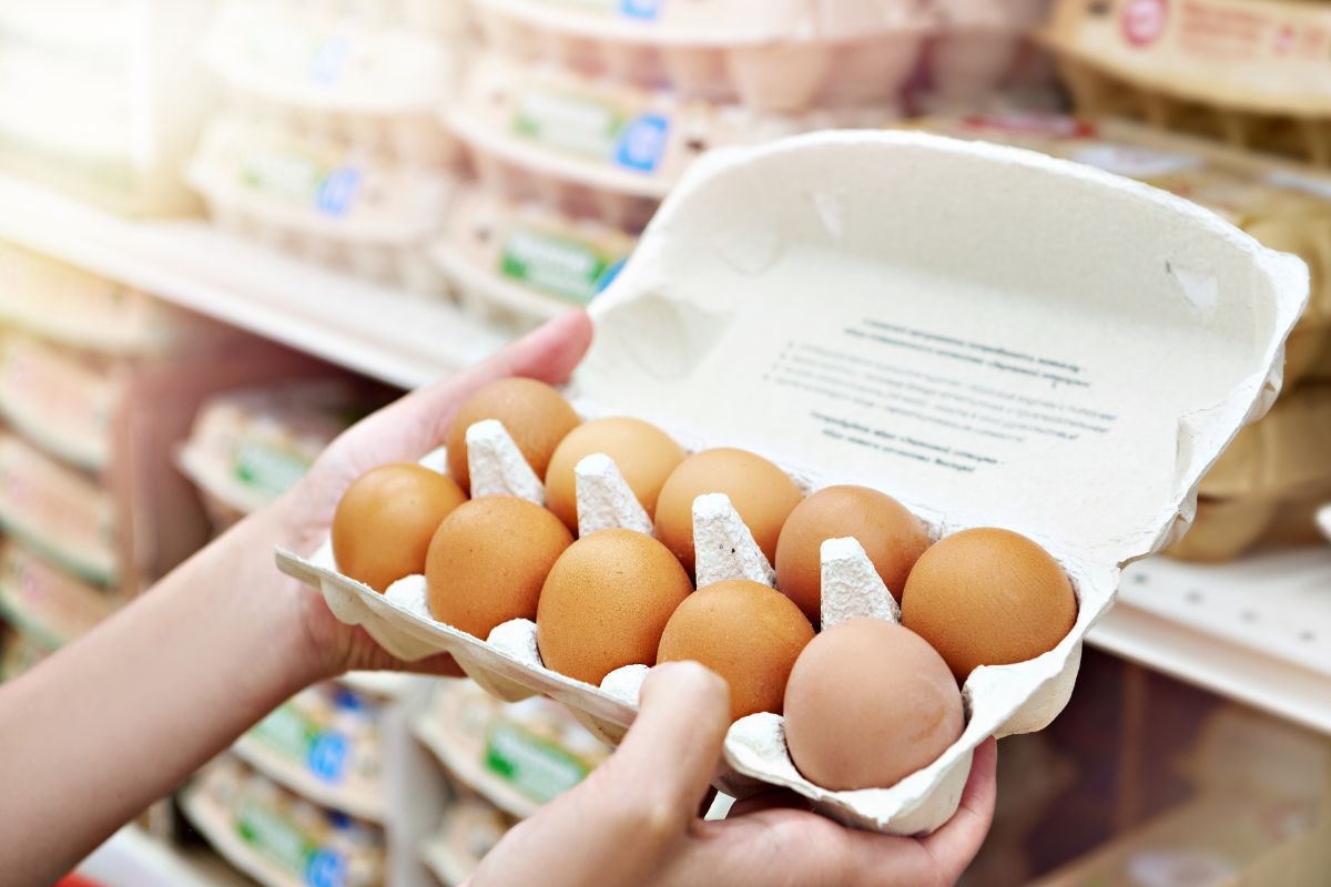 Kupując jajka, warto pamiętać o prostym patencie