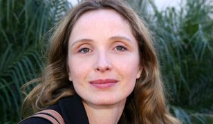 WYWIAD. Julie Delpy po latach zrozumiała, przez co przechodziła jej matka. "Oddałabym życie za życie swojego dziecka"