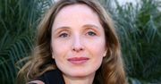WYWIAD. Julie Delpy po latach zrozumiała, przez co przechodziła jej matka. "Oddałabym życie za życie swojego dziecka"