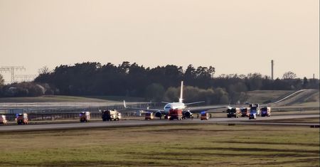 Awaryjne lądowanie Ryanair na lotnisku w Berlinie. Przyczyny nieznane