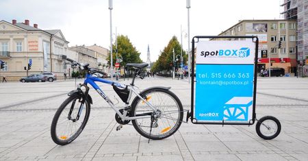 Mobilna reklama rowerowa w praktyce. SpotBOX na ulicach miasta