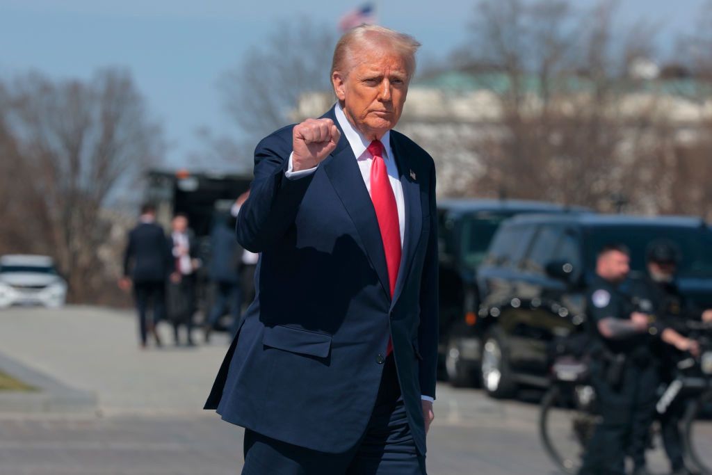 Nowy sondaż. Ponad połowa Amerykanów uważa Trumpa za zbyt przychylnego Rosji