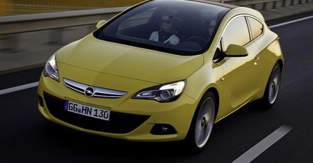 Astra GTC dostępna także z panoramiczną szybą przednią i nowymi silnikami